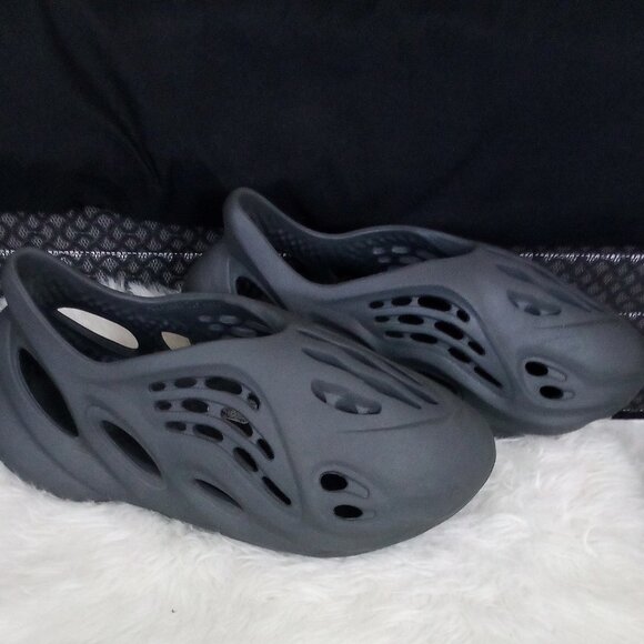 ADIDAS YEEZY FOAM RUNNER ONYX main image 6